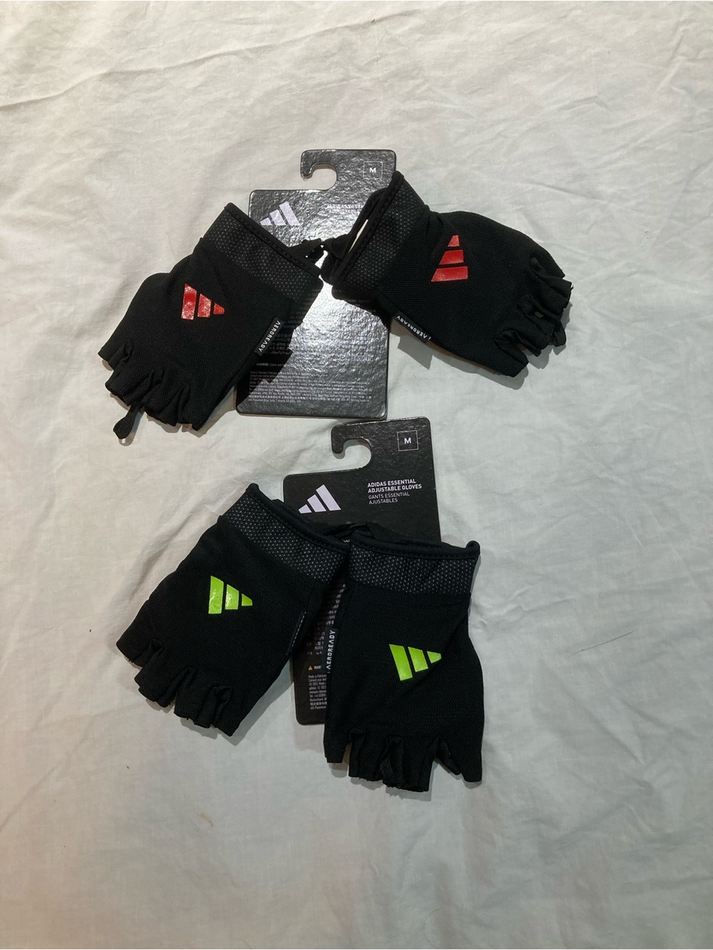 Adidas Essential Training Gloves, Women’s size medium, NWT!